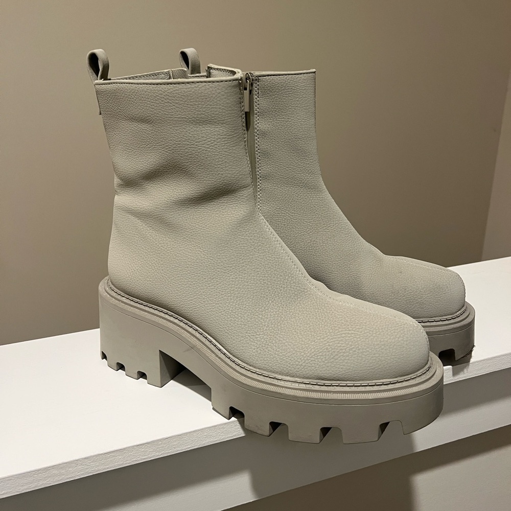 Zara Boots Women’s Size 9